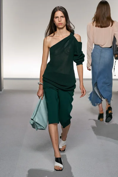 Look 35